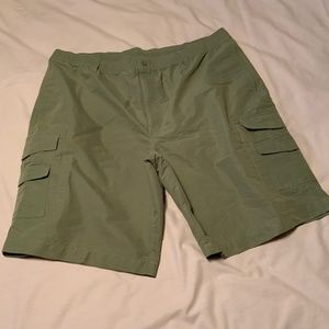 Arnold Palmer Camo-Green Cargo Golf Shorts (40” waist)